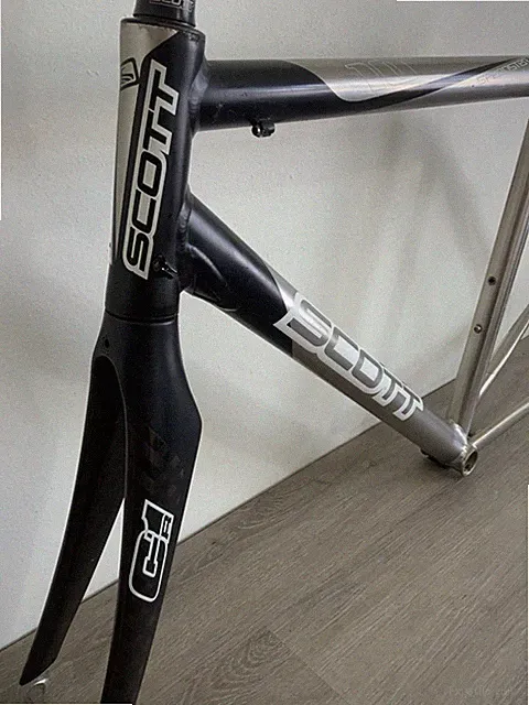 SCOTT SPEEDSTER FRAME AND FORK 56 ALUMINUM / CARBON 2.0 KGS 130 REAR SPACING