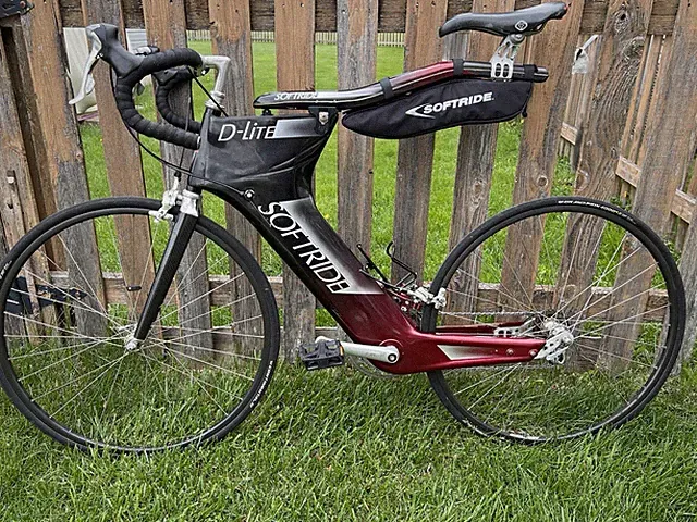 Softride D-Lite Road Bike 53cm Carbon Fiber/Aluminum Black/Red 700C